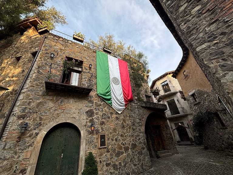 Remus: Tu Refugio con Rooftop en Val'Quirico