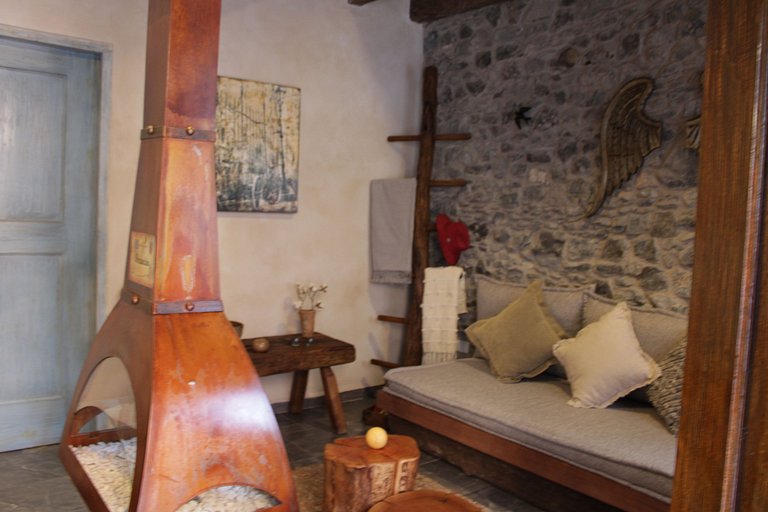 Vecchia Luna: Incanto al Piano Terra, Val'Quirico.