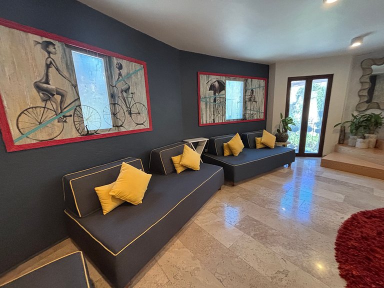 ¡Dúplex de Alto Lujo en el Corazón de Val'Quirico!
