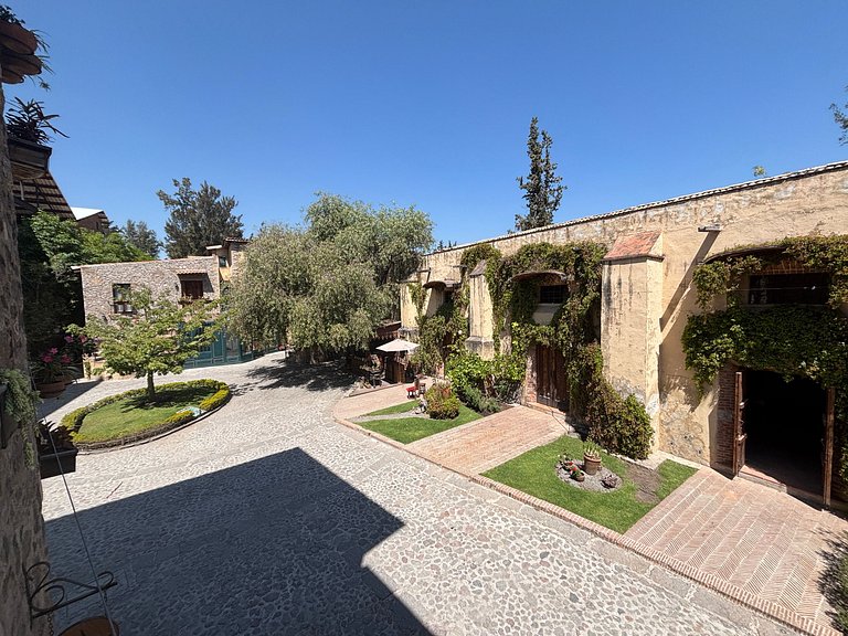 ¡Dúplex de Alto Lujo en el Corazón de Val'Quirico!