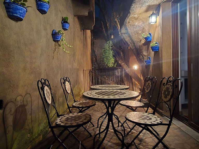 Remus: Your Rooftop Refuge in Val'Quirico