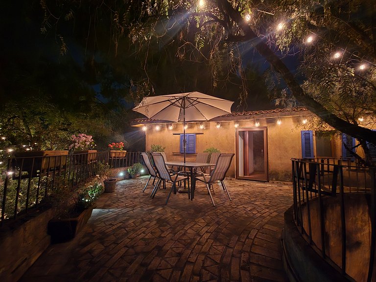 Remus: Your Rooftop Refuge in Val'Quirico
