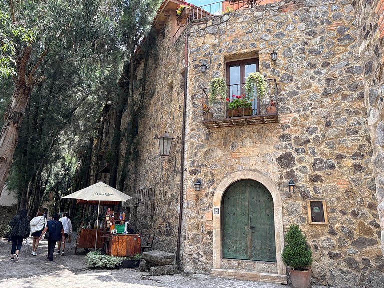Remus: Tu Refugio con Rooftop en Val'Quirico