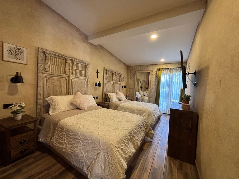 Sasha: Your Fascinating Retreat in Val'Quirico.