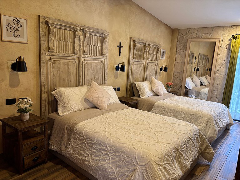 Sasha: Your Fascinating Retreat in Val'Quirico.