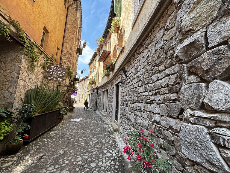 Sasha: Il tuo rifugio affascinante a Val'Quirico.