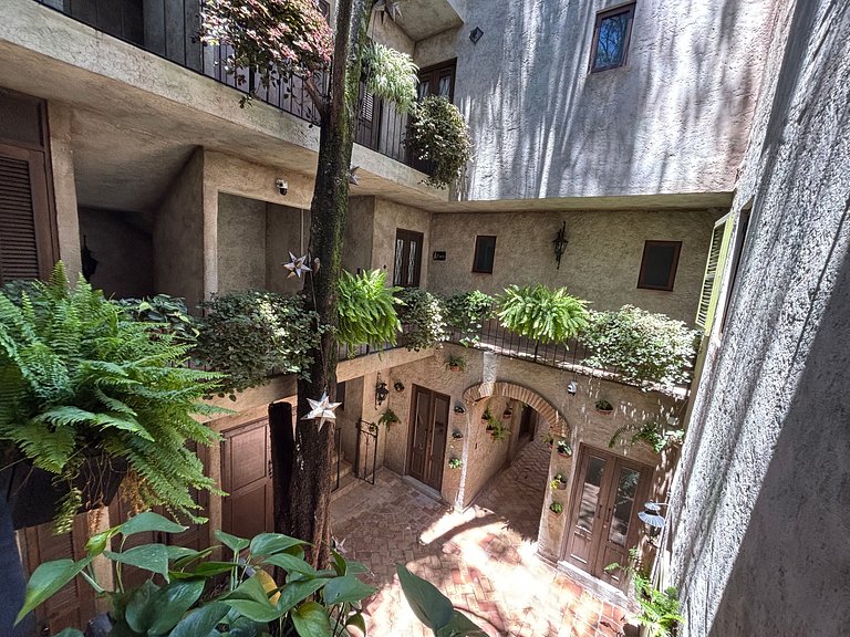 Apartamento Zeus: Estilo e Conforto em Val’Quirico