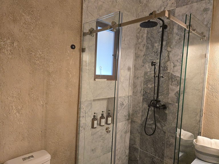Zeus: Depto Moderno y Equipado en Val'Quirico