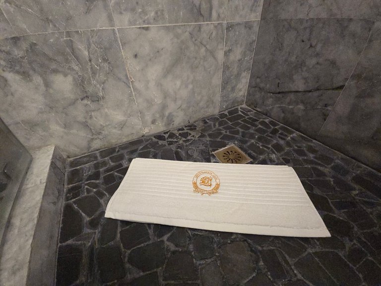 Departamento Zeus: Estilo y Confort en Val’Quirico