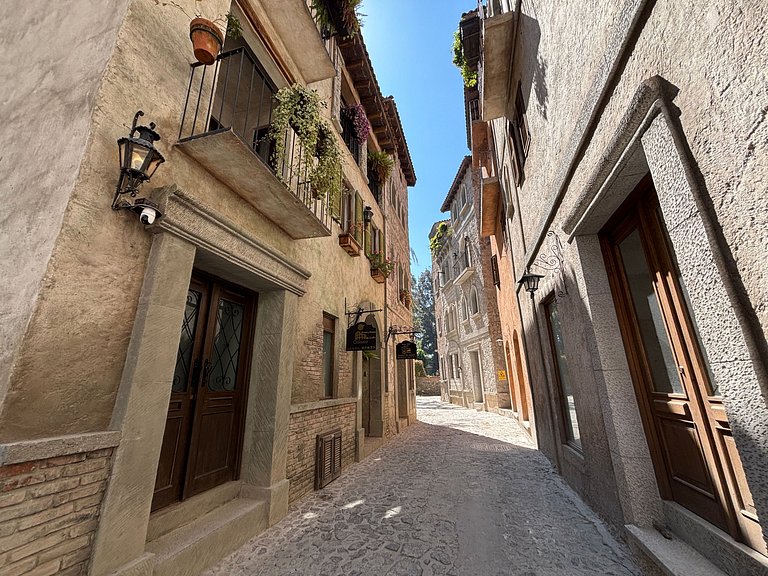 Zeus: Depto Moderno y Equipado en Val'Quirico