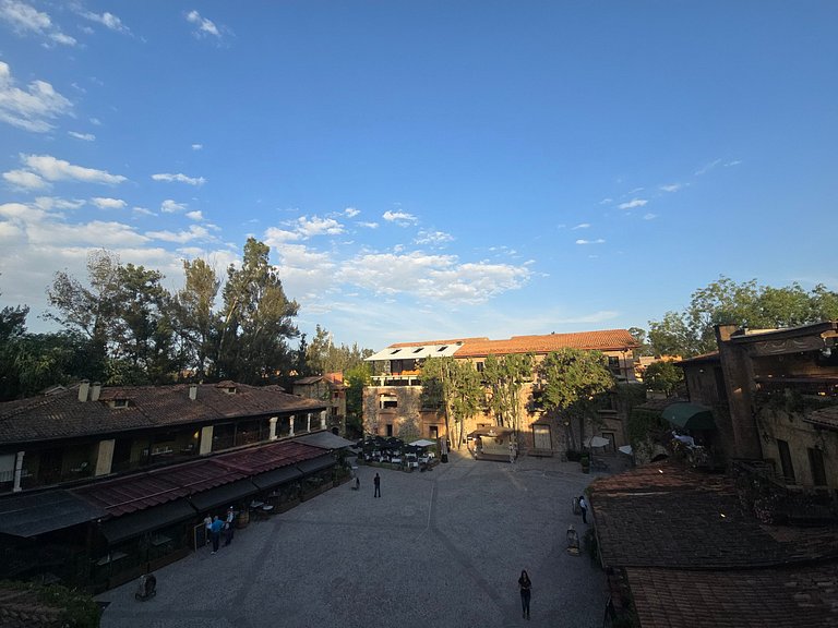 Romulus: História e Magia em Val'Quirico