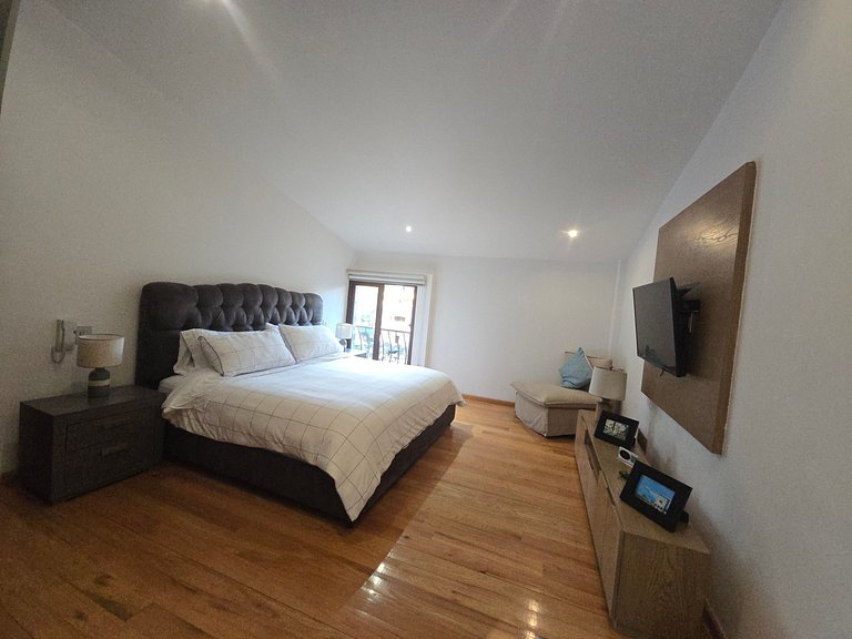 Romulus: História e Magia em Val'Quirico