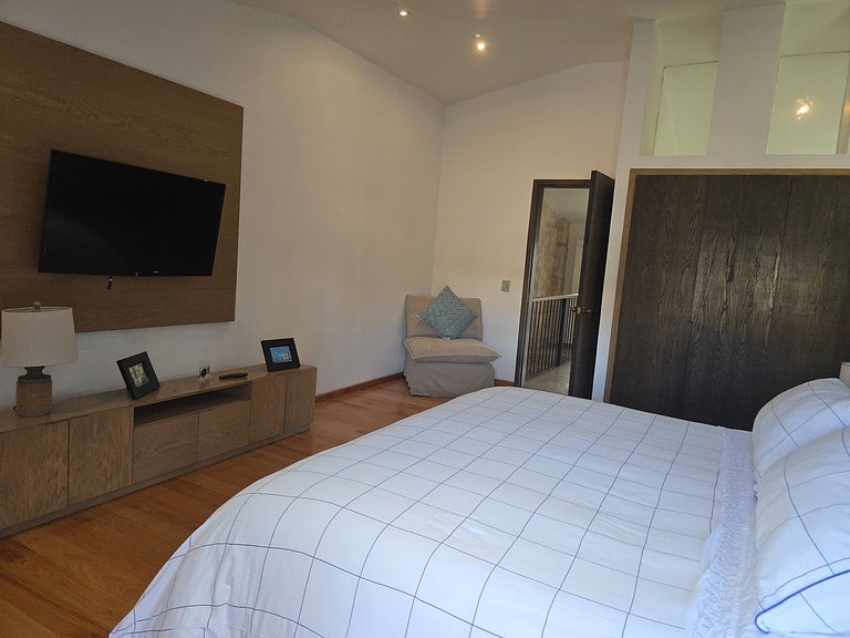 Romulus: História e Magia em Val'Quirico