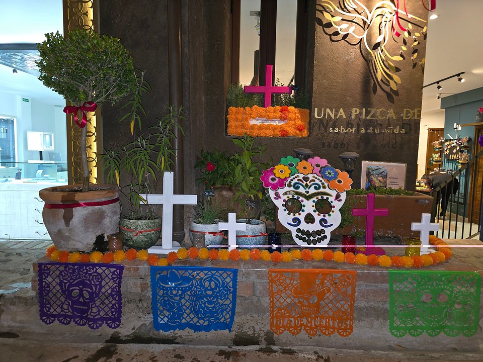 Las Ofrendas que Iluminan Val'Quirico: Un Homenaje al Día de Muertos